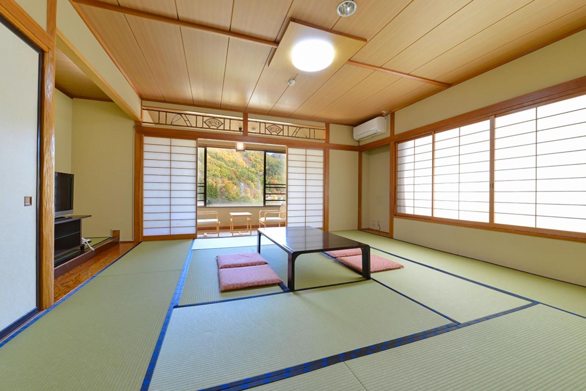 Ooedo Onsen Monogatari Shinshu Kakeyu Hotel Ueda Phòng bức ảnh