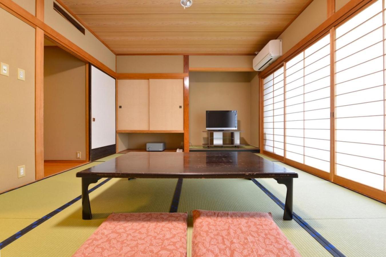 Ooedo Onsen Monogatari Shinshu Kakeyu Hotel Ueda Phòng bức ảnh